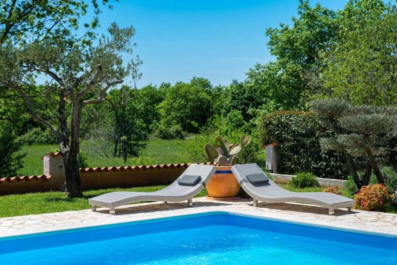 Villa Sole In Central Istria For 10 People With 4 Beedrooms And Private Pool Butkovici  Croatia