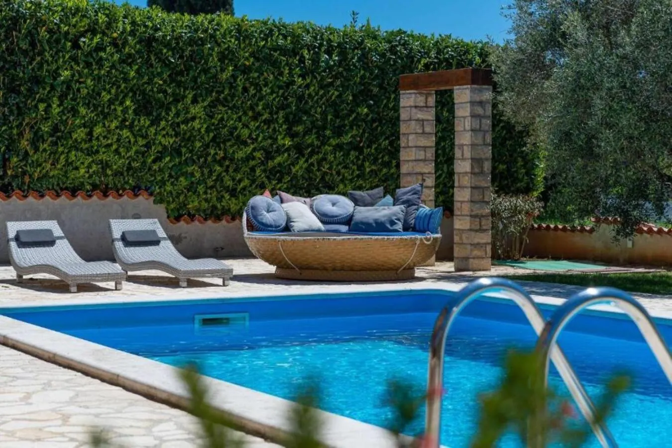 Villa Sole In Central Istria For 10 People With 4 Beedrooms And Private Pool Butkovici  0*, Butkovici (Istria)