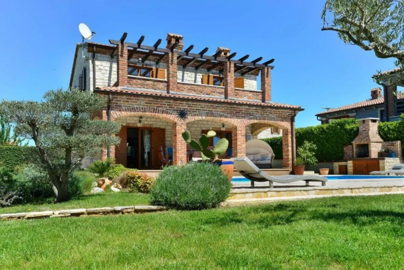 Villa Sole In Central Istria For 10 People With 4 Beedrooms And Private Pool Butkovici
