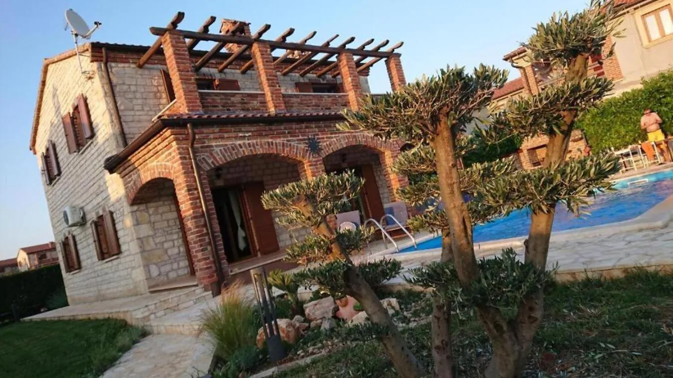 Villa Sole In Central Istria For 10 People With 4 Beedrooms And Private Pool Butkovici